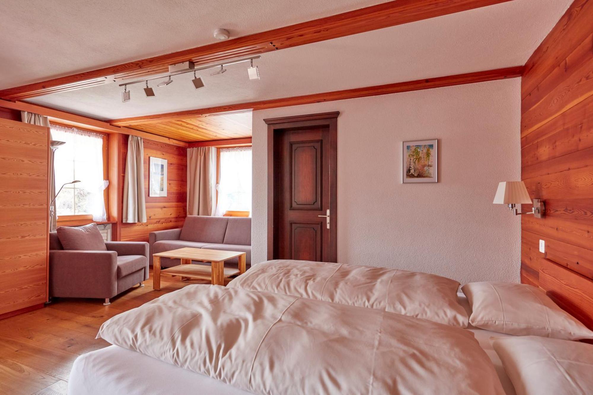 Hotel Alpenblick Zeneggen ภายนอก รูปภาพ