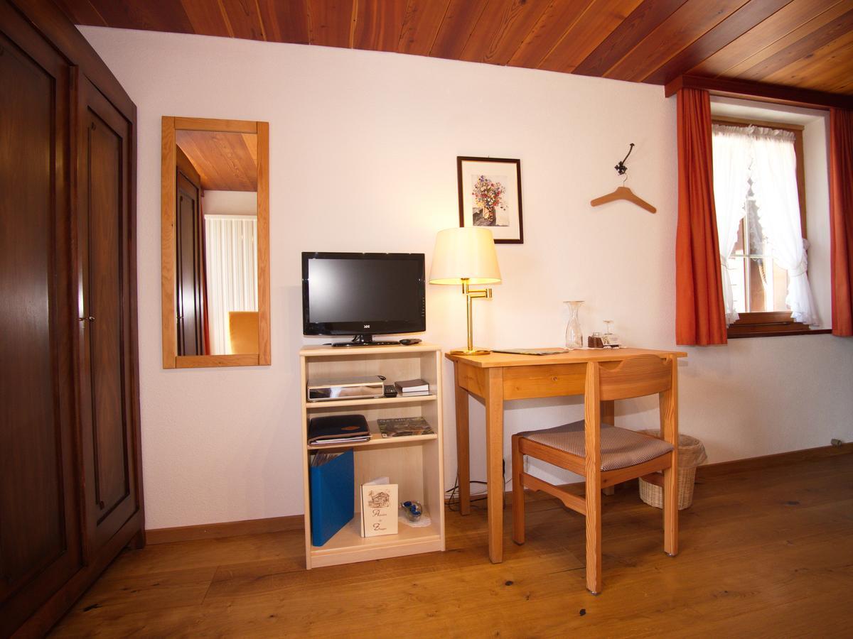 Hotel Alpenblick Zeneggen ภายนอก รูปภาพ